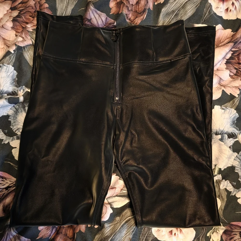 Freddy Women's Black Leggings - Picture 5 of 10
